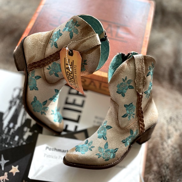 Corral Rose Embroidery Ankle Western Boots - Picture 8 of 13